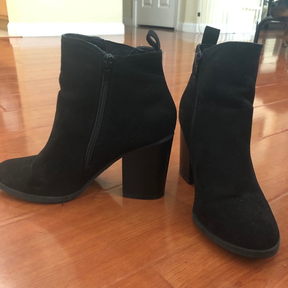 Black heeled ankle boots